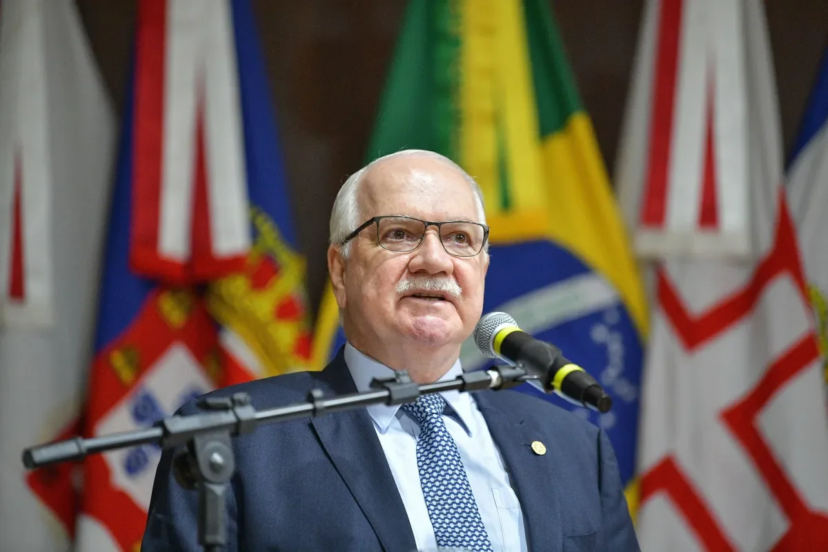 Fachin promete medidas após revelações envolvendo Moraes e Vorcaro