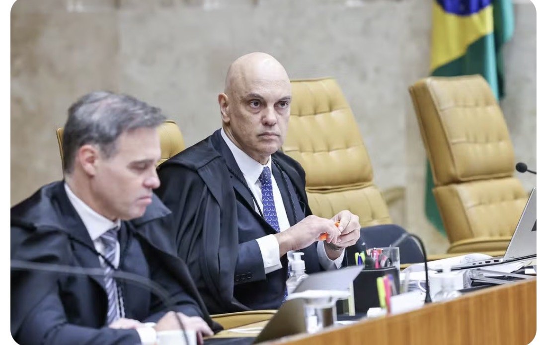 Fachin dá 5 dias para PGR e Mendonça responderem a acusações de Moraes