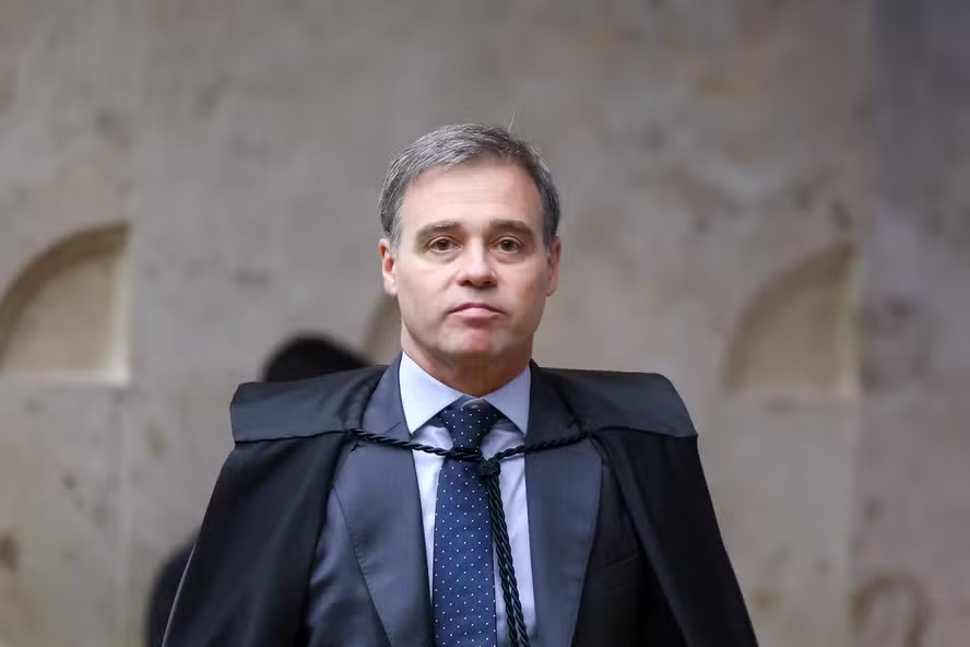 Fachin retira pedido de investigação contra Mendonça do inquérito das fake news
