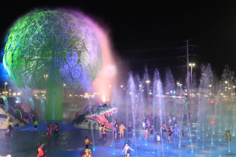 Praça molhada do Gigantes da Floresta é fechada temporariamente em Manaus