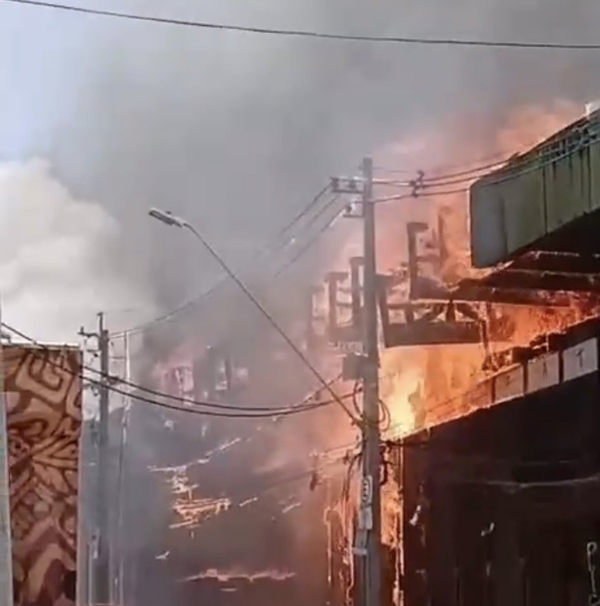 Incêndio atinge prédio do antigo Banco da Amazônia na Avenida Sete de Setembro