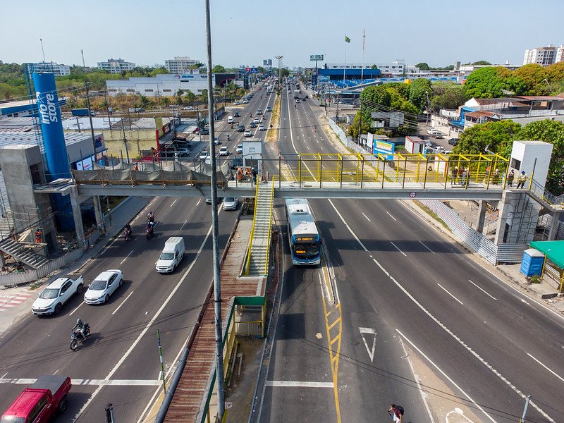 Passarela da Torquato Tapajós entra na reta final após avanço de 70%