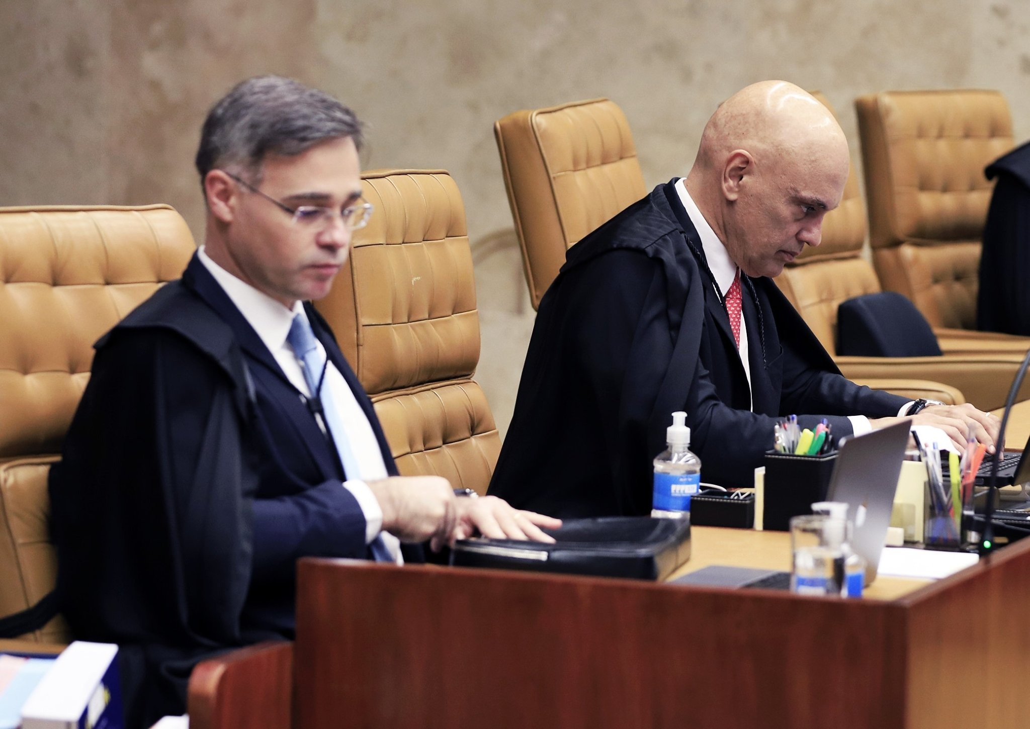 Fachin cobra explicações de Moraes e Mendonça sobre caso Master