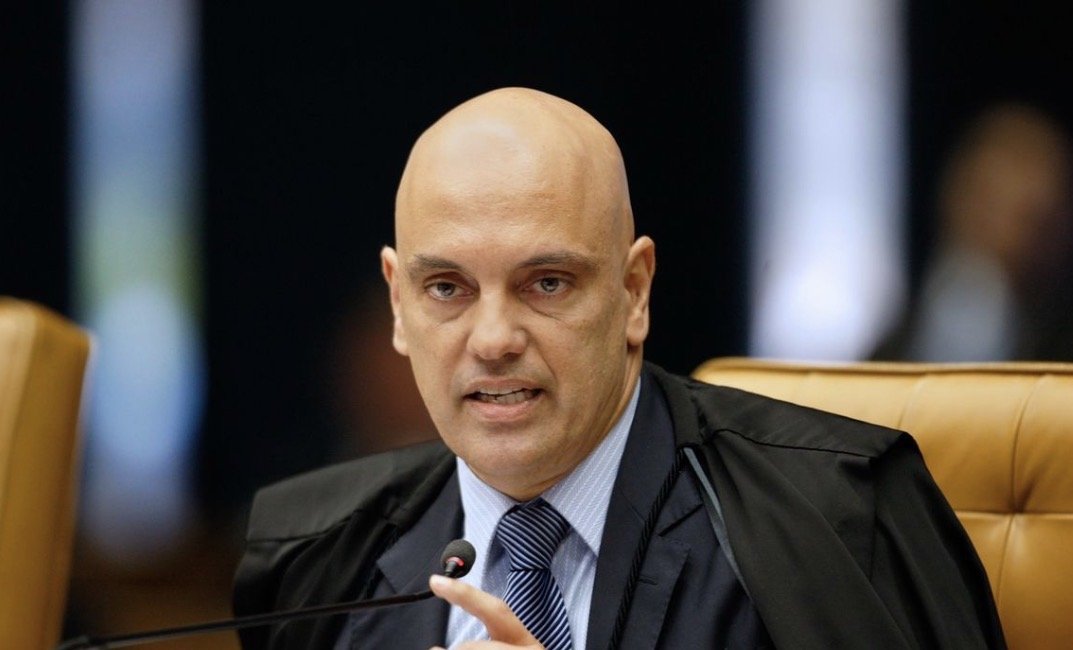 Moraes se declara impedido de relatar processo do STF que cita a própria esposa