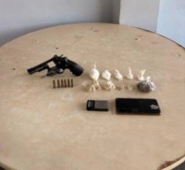 Homem é baleado após apontar arma falsa para PMs durante fuga em Manaus