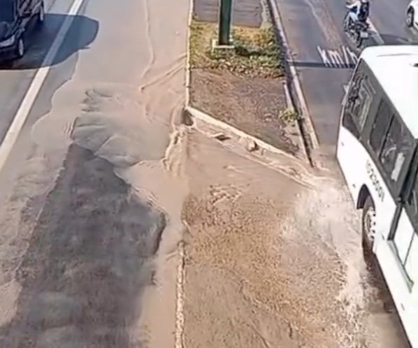 Águas de Manaus é notificada após adutora romper pela segunda vez em 48 horas na Torquato Tapajós