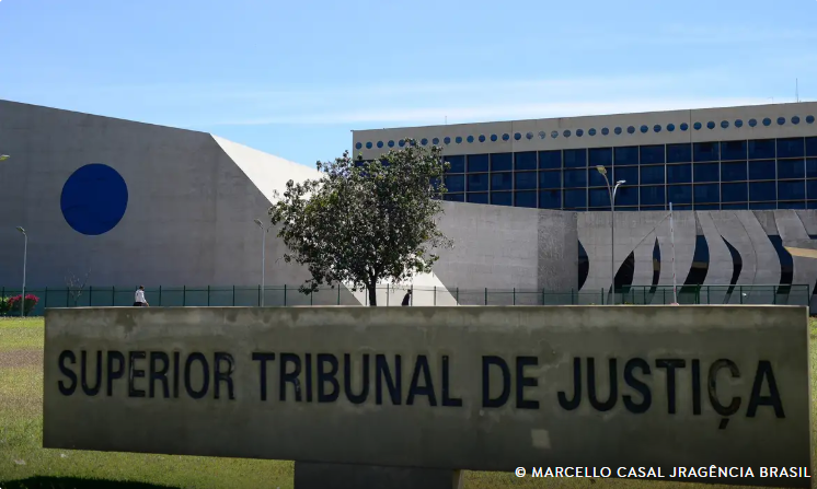 AGU pede ao STF a perda definitiva do cargo de Ministro do STJ acusado de assédio