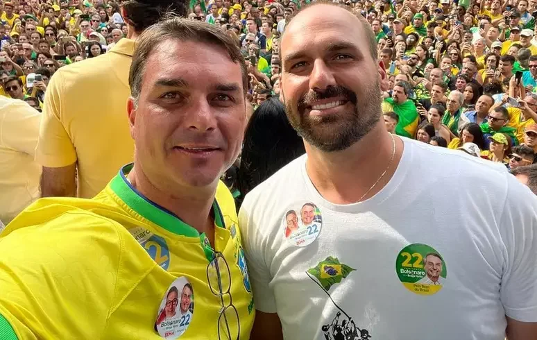 Caso ‘Dark Horse’: PF investiga reunião de irmãos Bolsonaro com Vorcaro