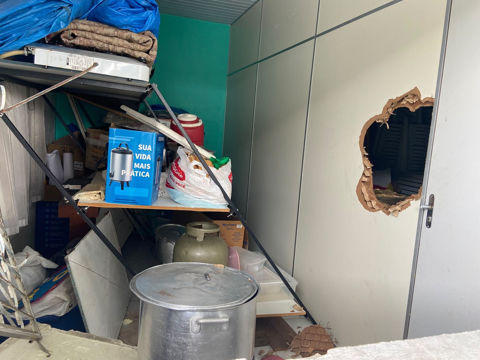 Furtos recorrentes deixam igreja sem energia e sem equipamentos em Manaus