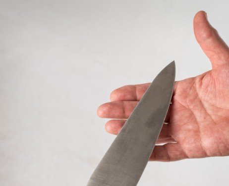 Homem é preso após agredir e esfaquear a própria esposa no Amazonas
