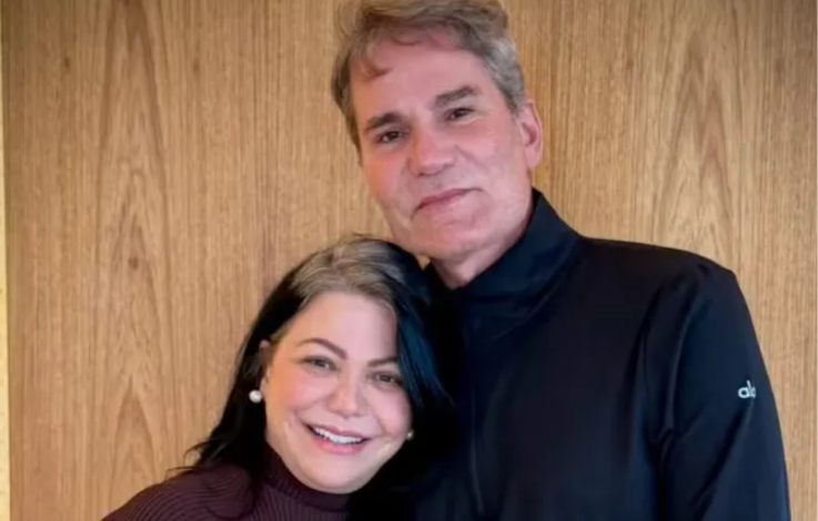 Aos 50, Simone Poncio dá à luz filha com Márcio Poncio, preso pela PF