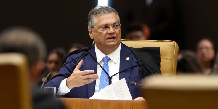 Dino e Fachin batem boca durante julgamento histórico sobre Moraes no STF