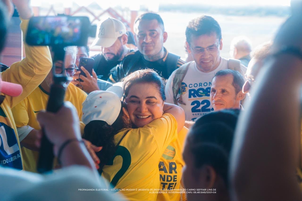 Maria do Carmo visita três dos maiores colégios eleitorais do Amazonas
