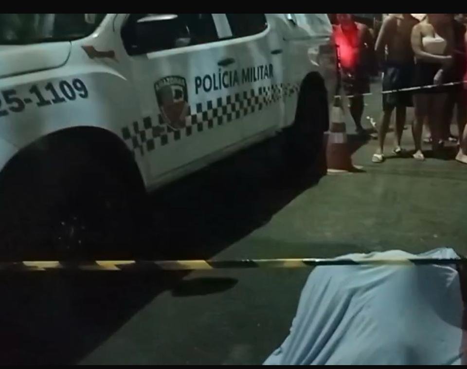 Jovem é morto a tiros na saída de partida de futebol no bairro da Compensa