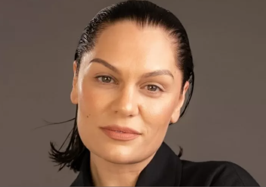 Jessie J vai passar por segunda cirurgia após câncer de mama
