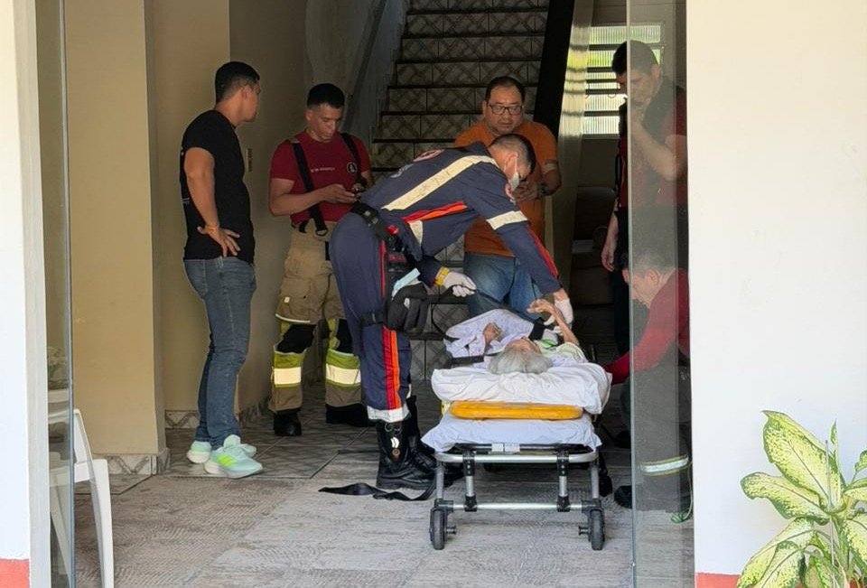 Idosa de 93 anos com 20 kg é resgatada de cativeiro insalubre em Manaus