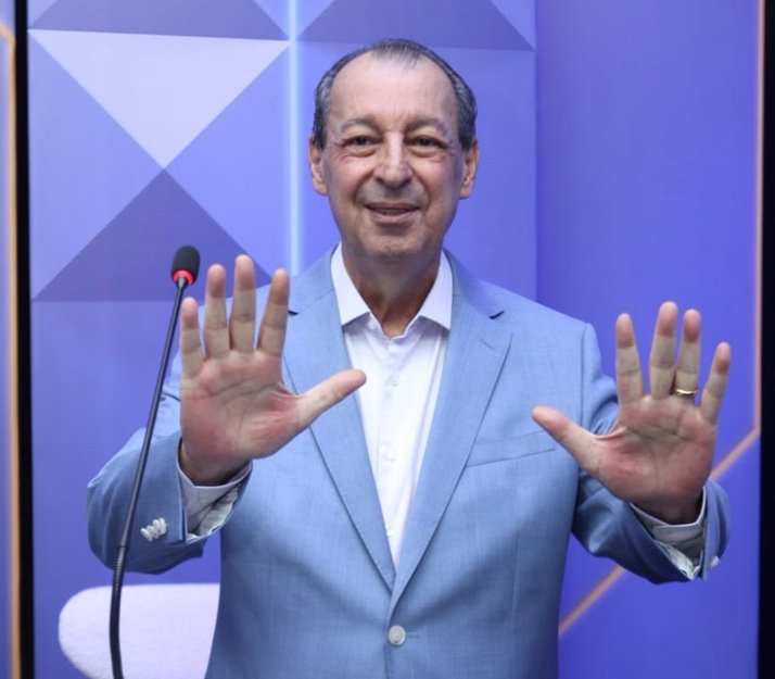 Omar Aziz prioriza educação, tempo integral e transição para o primeiro emprego em debate na Rede Amazônica