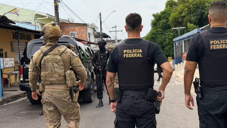 PF prende suspeito de atacar comício de candidato ao Senado com coquetel molotov em Manaus