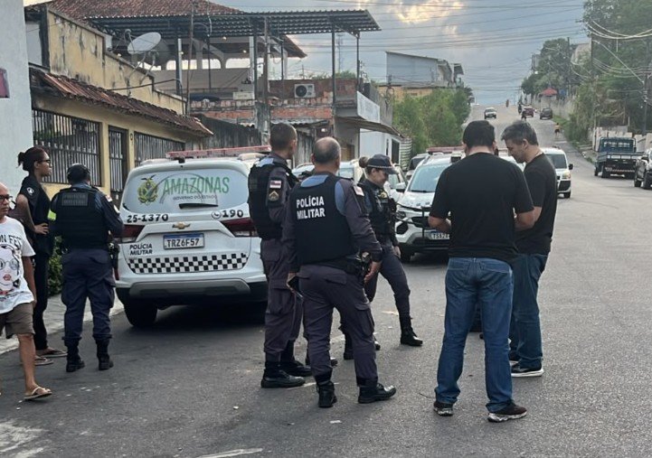 Homem é morto a golpes de facão dentro de apartamento dentro de condomínio em Flores