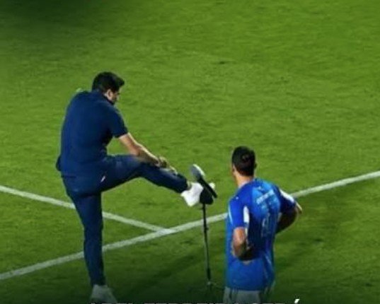 Abel Ferreira questiona nova denúncia do STJD após chute em microfone