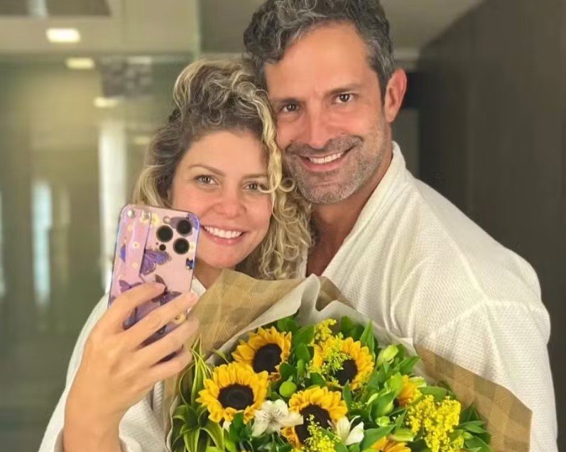 "Problemas recorrentes": Bárbara Borges anuncia término com Iran Malfitano