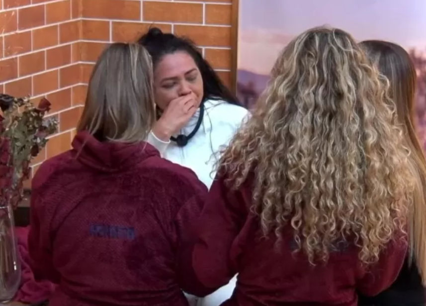 A Fazenda 18: Darlin e Giovanna discutem e mãe de Lexa ameaça desistir