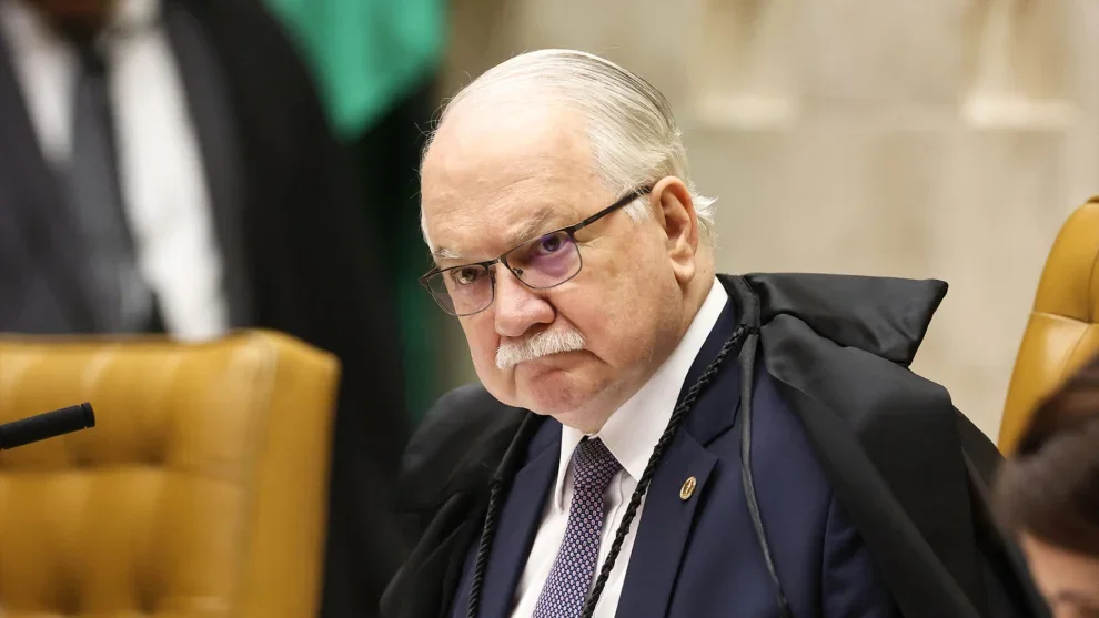 Fachin dá 5 dias para Moraes, Mendonça, PGR e PF explicarem crise no STF