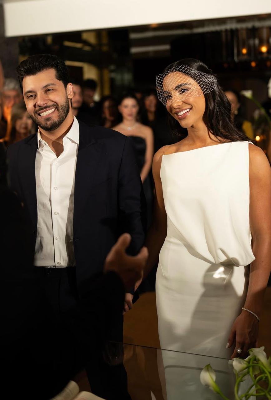 Gabriela Versiani e Murilo Huff fazem festa de noivado intimista; veja fotos