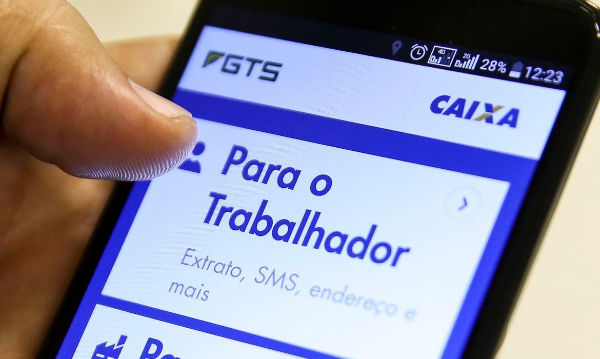 Moradores de Careiro podem sacar até R$ 6,2 mil do FGTS após tempestades