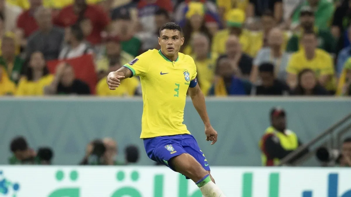 Thiago Silva defende veteranos e critica mudanças de Ancelotti: ‘Não pode descartar'
