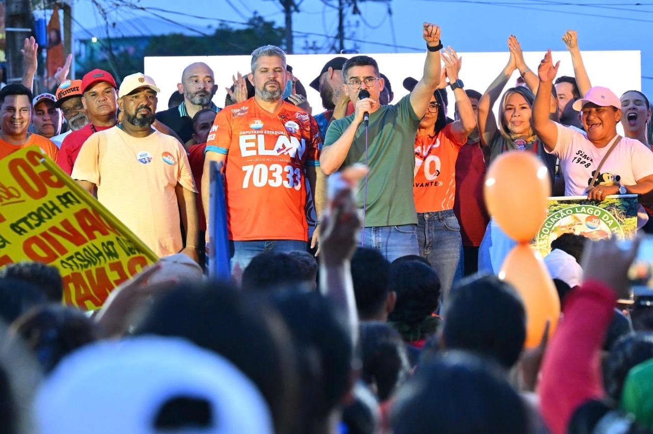 David Almeida destaca propostas de emprego e moradia na reta final da campanha em Manaus