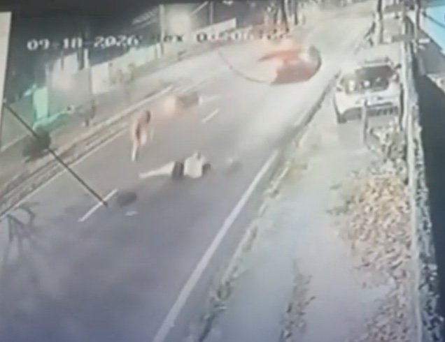 Câmeras flagram atropelamento violento de ocupantes de moto na Av. Efigênio Salles