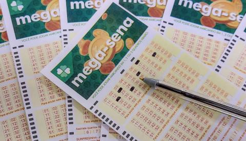 Mega Sena sorteia prêmio de R$ 45 milhões; confiras as dezenas do dia