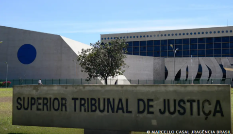 AGU pede ao STF a perda definitiva do cargo de Ministro do STJ acusado de assédio