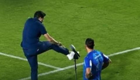 Abel Ferreira questiona nova denúncia do STJD após chute em microfone