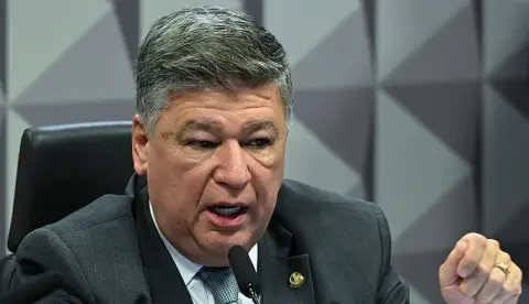 Senador pede prisão do diretor-geral da PF após revelação de monitoramento contra Mendonça