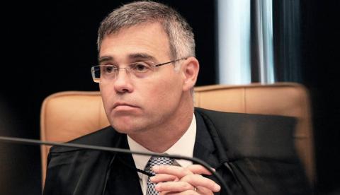 Mendonça diz que STF não pertence a seus ministros e rebate Gilmar