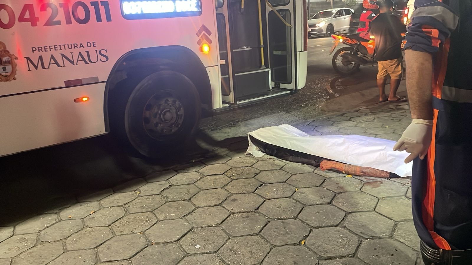 Motorista de ônibus é morto a facadas durante suposta discussão sobre política em Manaus