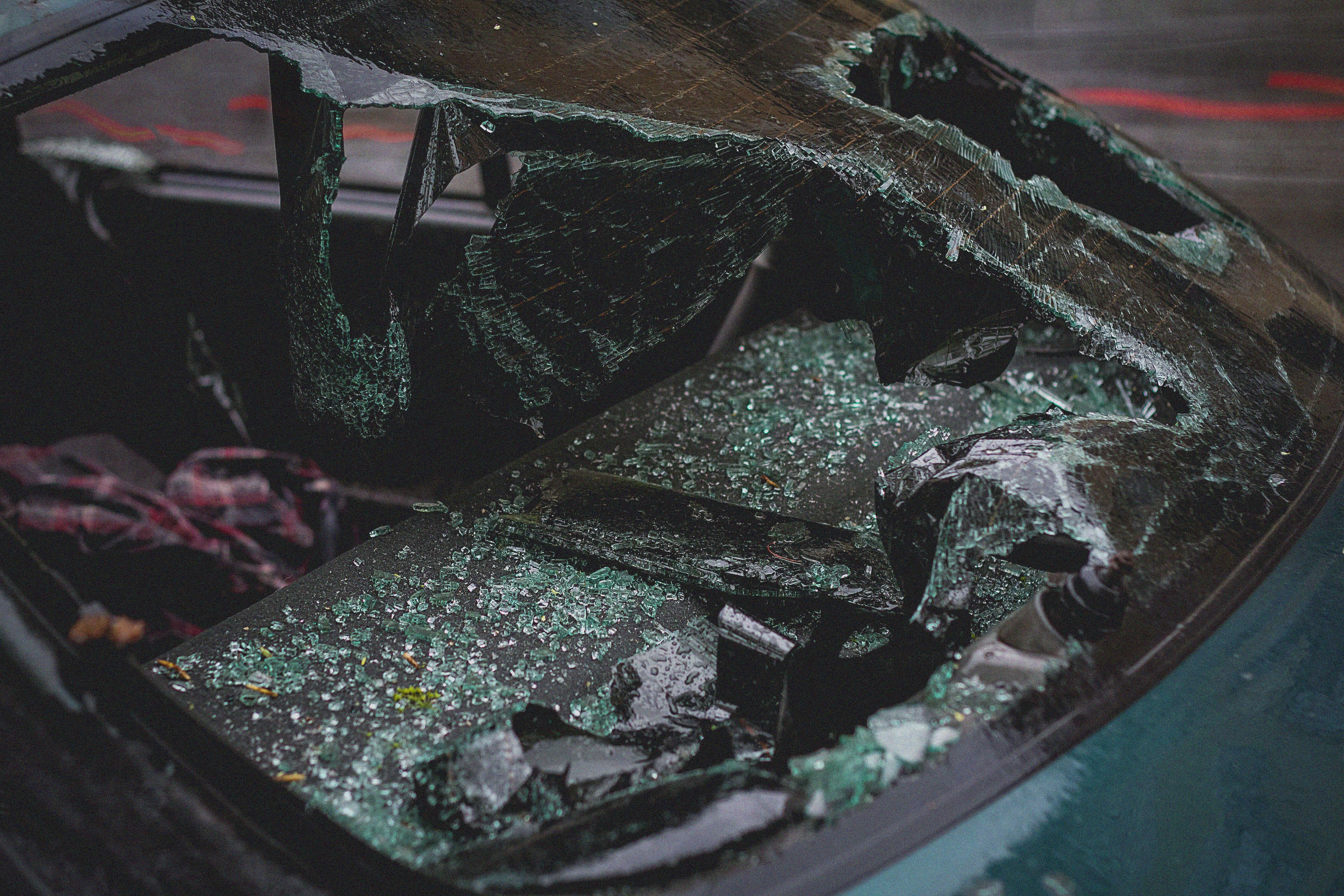 Homem morre após ser atropelado por carro no Novo Aleixo