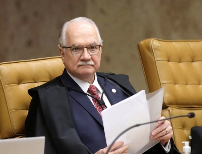 Fachin retira do inquérito das fake news pedido de Moraes contra Mendonça e abre novo procedimento