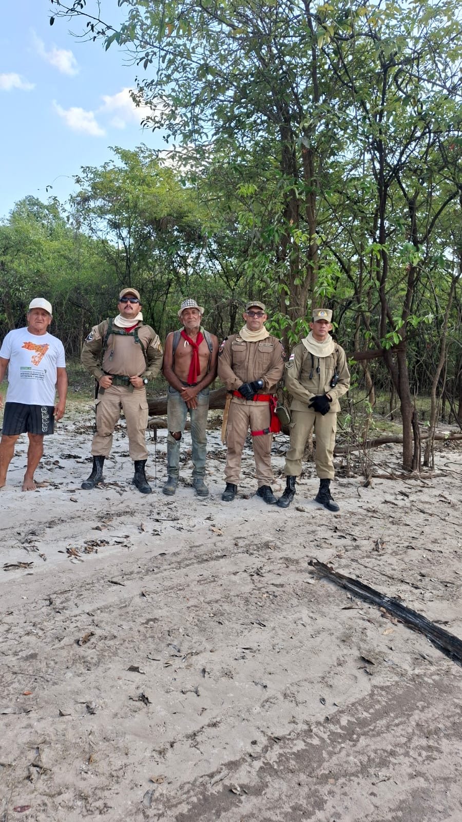 À base de castanha e água de igarapé, idoso é resgatado vivo em mata no Amazonas
