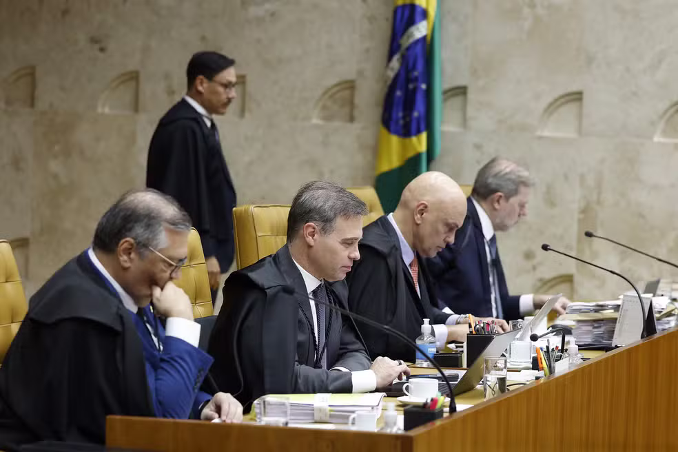 Dino pede investigação sobre elo entre Banco Master, instituto de Mendonça e contratos em SP