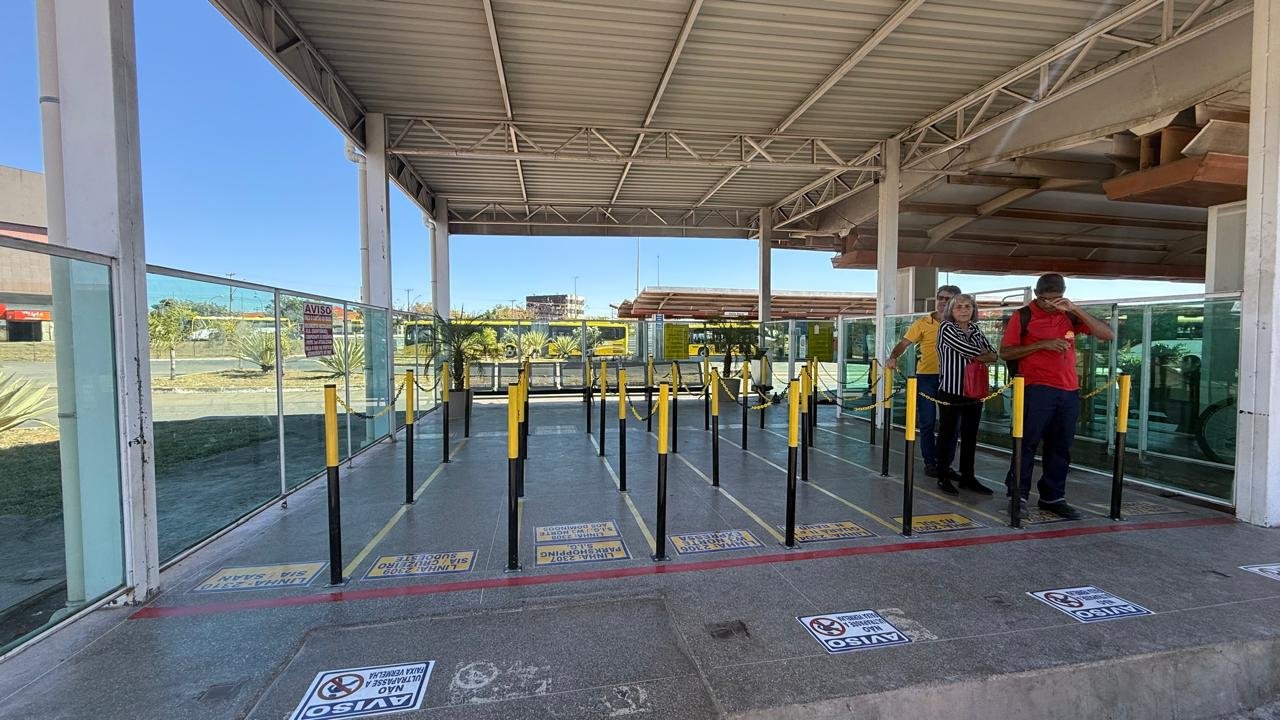 BRT de Santa Maria e do Gama passa a separar filas de embarque prioritário por linha