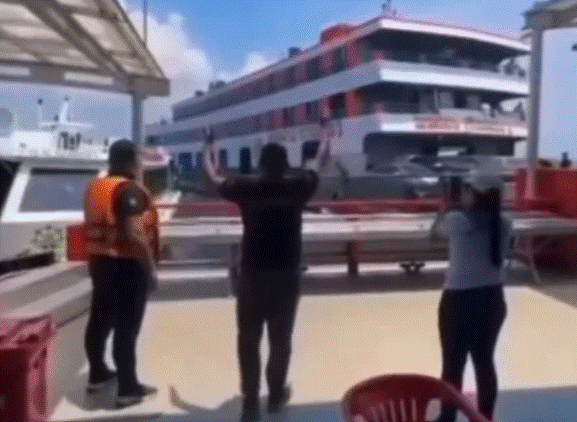 Vídeo mostra momento em que barco bate em lancha no Rodway