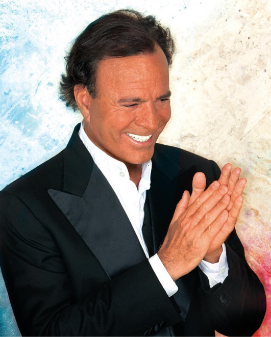 Julio Iglesias volta a ser alvo de denúncia de agressão sexual