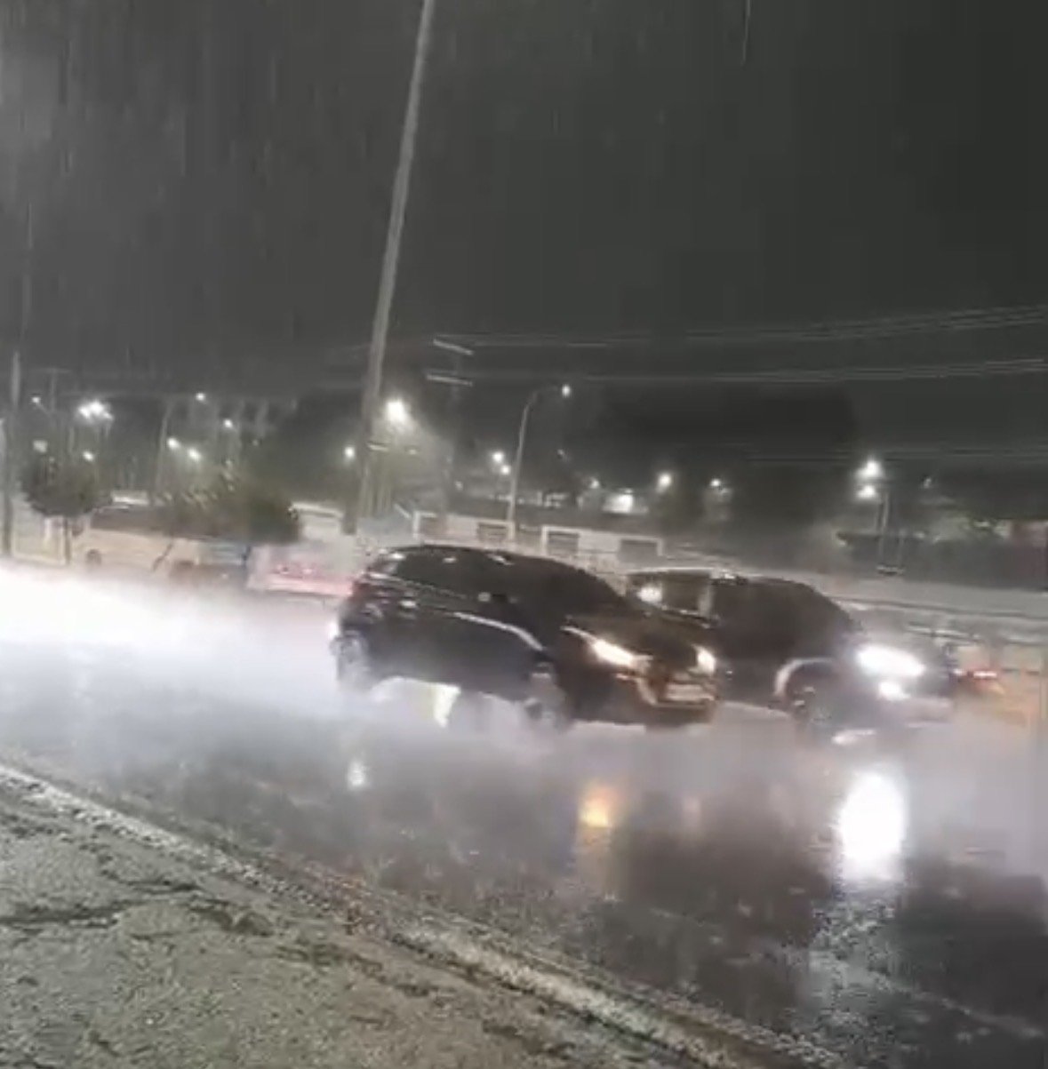 Após dias de calor intenso e ar seco, chuva volta a atingir bairros de Manaus
