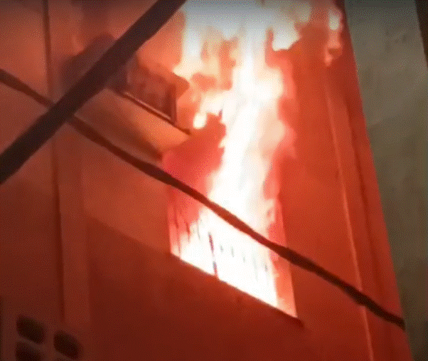 Apartamento é consumido por incêndio na Raiz; veja vídeo