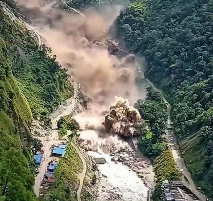 Desastre entre Nepal e Tibete já soma 1.019 mortos e 4,4 mil desaparecidos