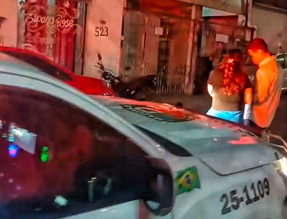 Homens invadem imóvel e matam jovem no banheiro em Manaus