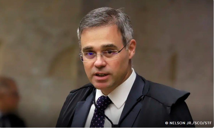 André Mendonça rejeita ação de deputado que tentava barrar reajuste do Bolsa Família